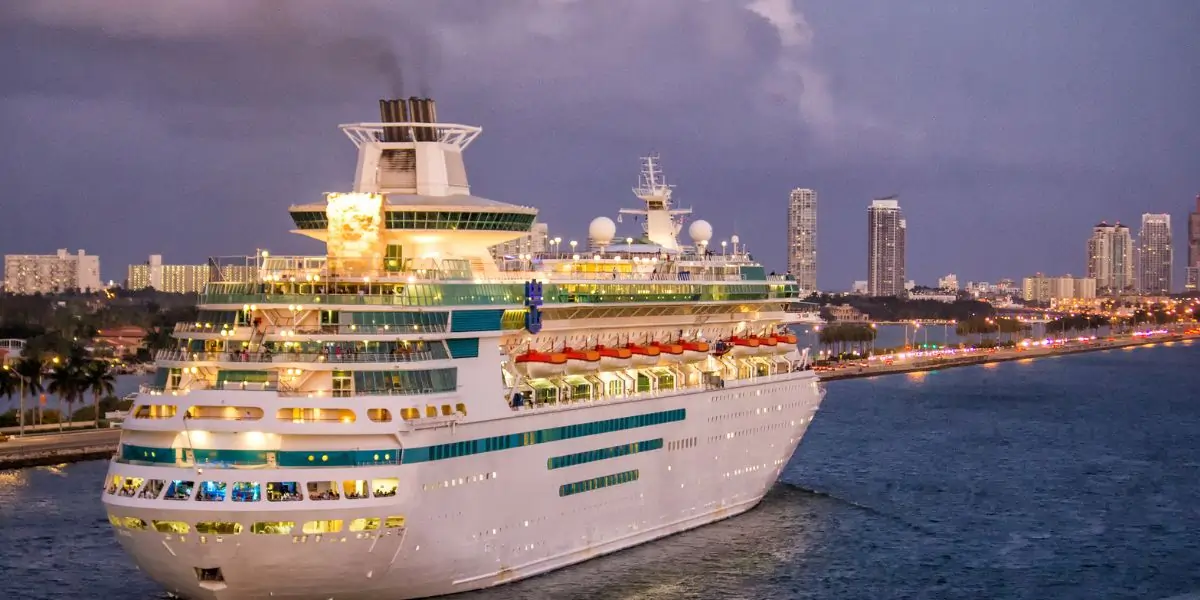 Luxury Cruise Ship Tour Mumbai to Goa for Couples and Family